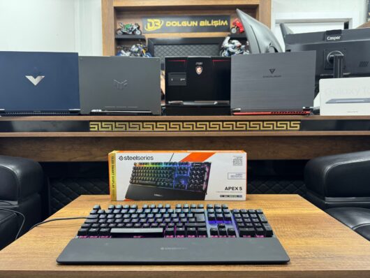 SteelSeries Apex 5 Hibrit RGB Blue Switch Kablolu Mekanik Oyuncu Klavyesi SSK64538 (İKİNCİ EL)
