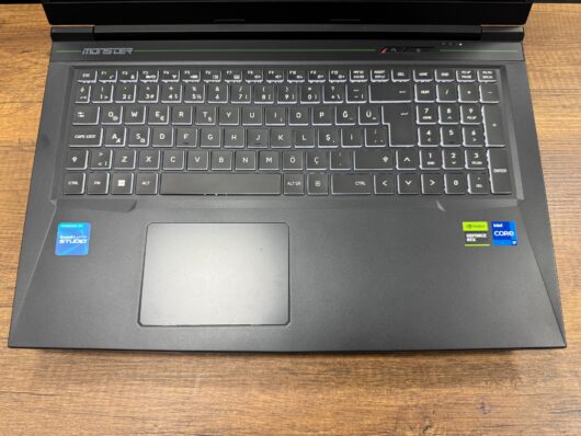 Monster Tulpar T7 V20.6.4 Intel Core i7 13700H 64GB RAM 1TB SSD RTX4060 W11 17.3” FHD 144Hz (İKİNCİ EL) - Görsel 2
