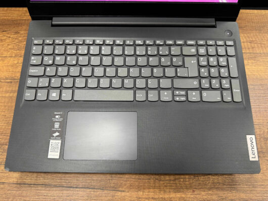 Lenovo IdeaPad 3 15ADA05 AMD 3020e 4GB RAM 128GB SSD 15.6” HD 81W100S3TX (İKİNCİ EL) - Görsel 2