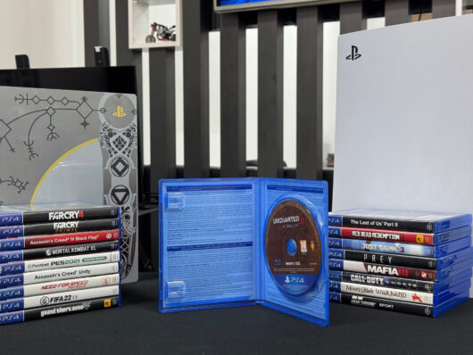 Uncharted 4 Ps4 - Ps5 Oyun CD’si (İKİNCİ EL) - Görsel 4