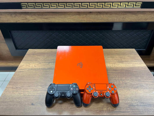 ÖZEL SERİ PlayStation 4 Slim Turuncu 500 GB Çift Kol | (İKİNCİ EL) - Görsel 2