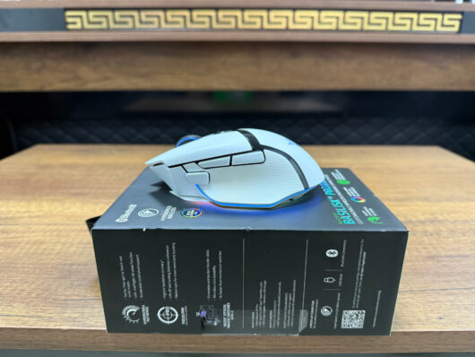 Razer Basilisk V3 Pro RZ01-04620200-R3G1 Beyaz RGB Optik Kablolu/Kablosuz Oyuncu Mouse (İKİNCİ EL) - Görsel 3