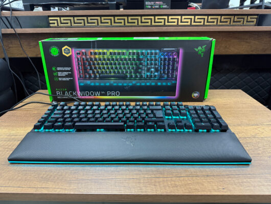 Razer BlackWidow V4 Pro RGB Green Switch Türkçe Q Kablolu Mekanik Oyuncu Klavyesi (İKİNCİ EL) - Görsel 5