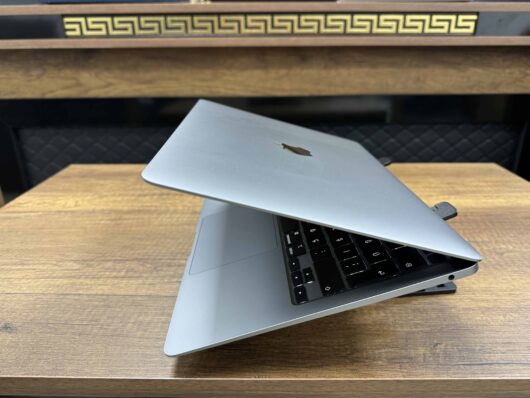 Apple MacBook Air M1 8GB RAM 256GB SSD macOS 13” QHD+ Uzay Grisi MGN63TU/A (İKİNCİ EL) - Görsel 7