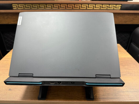 Lenovo IdeaPad Gaming 3 15ARH7 AMD Ryzen 5 6600H 16GB 512GB SSD RTX3050 W11 15.6” FHD 120Hz 82SB00UETR (İKİNCİ EL) - Görsel 3