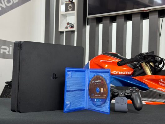 PlayStation 4 Slim 1 TB Tek Kol + Uncharted 4 Oyun CD’si (İKİNCİ EL) - Görsel 3
