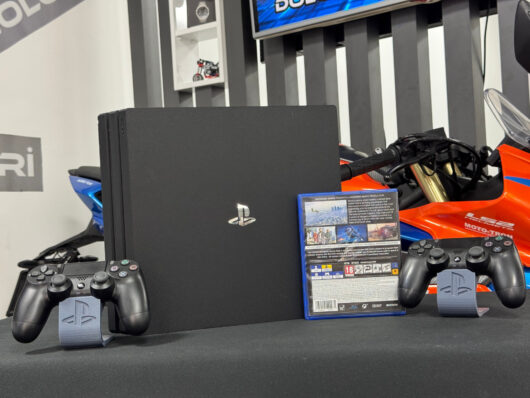 PlayStation 4 Pro 1TB Çift Kol + Grand Theft Auto 5 (Gta 5) Oyun CD’si (İKİNCİ EL) - Görsel 5