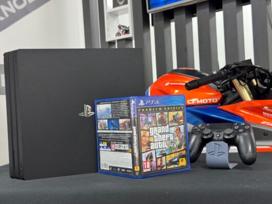PlayStation 4 Pro 1TB Tek Kol + Grand Theft Auto 5 (GTA 5) Oyun CD’si (İKİNCİ EL) - Görsel 4