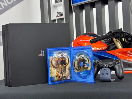 PlayStation 4 Pro 1TB Tek Kol + Far Cry Primal Oyun CD’si (İKİNCİ EL) - Görsel 3