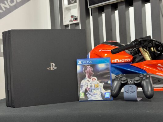 PlayStation 4 Pro 1TB Tek Kol + Fifa 18 Oyun CD’si (İKİNCİ EL) - Görsel 2