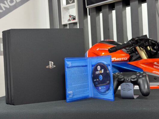 PlayStation 4 Pro 1TB Tek Kol + Fifa 18 Oyun CD’si (İKİNCİ EL) - Görsel 3