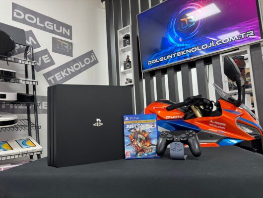 PlayStation 4 Pro 1TB Tek Kol + Just Cause 3 Oyun CD’si (İKİNCİ EL)