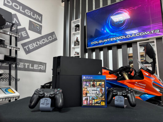 PlayStation 4 Fat 500GB Çift Kol + Grand Theft Auto (Gta5) Oyun CD’si (İKİNCİ EL)