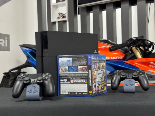 PlayStation 4 Fat 500GB Çift Kol + Grand Theft Auto (Gta5) Oyun CD’si (İKİNCİ EL) - Görsel 4
