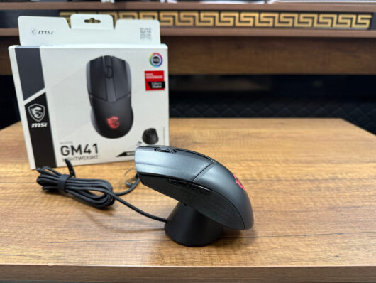 MSI Clutch GM41 LightWeight RGB Şarjlı Makrolu Ergonomik Optik Kablosuz Oyuncu Mouse (İKİNCİ EL) - Görsel 2