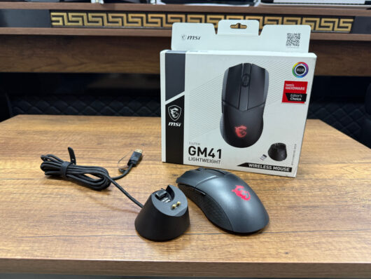 MSI Clutch GM41 LightWeight RGB Şarjlı Makrolu Ergonomik Optik Kablosuz Oyuncu Mouse (İKİNCİ EL) - Görsel 3
