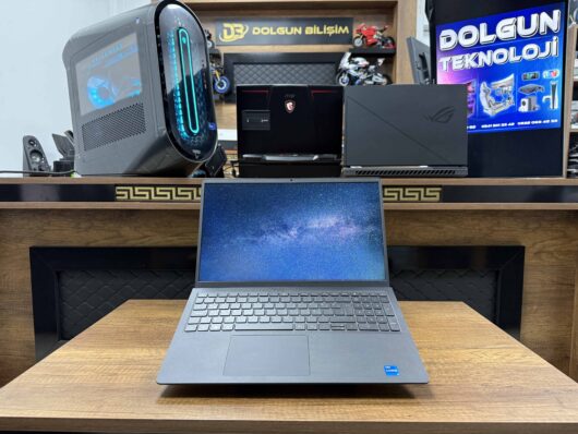 Dell Vostro 3520 Intel Core i5 1235U 8GB RAM 512GB SSD 15.6" FHD (İKİNCİ EL)
