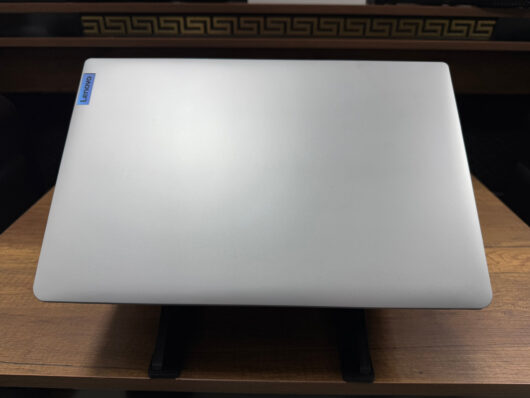 Lenovo IdeaPad 1 15ALC7 AMD Ryzen 5 5500U 8GB RAM 512GB SSD W11 15.6” FHD 82R400BLTX (İKİNCİ EL) - Görsel 3