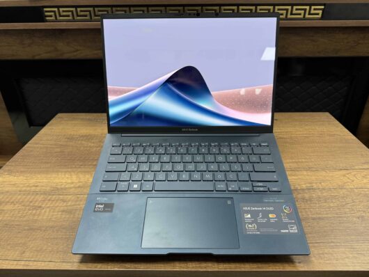 Asus ZenBook UX3405MA-PP086W Intel Core Ultra 5 125H 16GB RAM 512GB SSD W11 14” QHD+ OLED (İKİNCİ EL) - Görsel 2