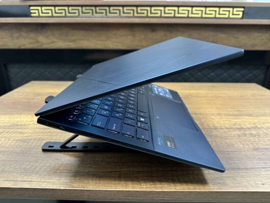 Asus ZenBook UX3405MA-PP086W Intel Core Ultra 5 125H 16GB RAM 512GB SSD W11 14” QHD+ OLED (İKİNCİ EL) - Görsel 6