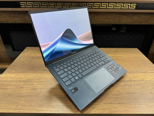 Asus ZenBook UX3405MA-PP086W Intel Core Ultra 5 125H 16GB RAM 512GB SSD W11 14” QHD+ OLED (İKİNCİ EL) - Görsel 8