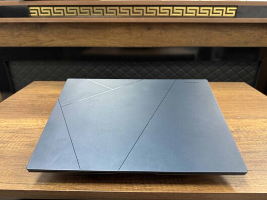 Asus ZenBook UX3405MA-PP086W Intel Core Ultra 5 125H 16GB RAM 512GB SSD W11 14” QHD+ OLED (İKİNCİ EL) - Görsel 4