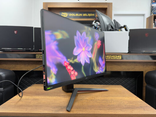 LG UltraGear 27GN65R-B 27” 144Hz 1ms Full HD Pivot IPS Oyuncu Monitörü (İKİNCİ EL) - Görsel 3