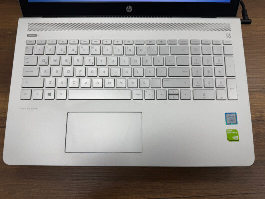 HP Pavilion 15-CC009NT Intel Core i5 7200U 8GB RAM 240GB SSD 940MX 15.6” FHD 2CL81EA (İKİNCİ EL) - Görsel 2