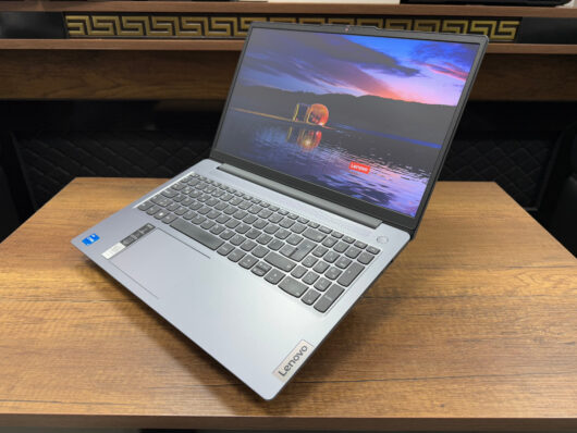 Lenovo IdeaPad Slim 3 15IAH8 Intel Core i5 12450H 16GB RAM 512GB SSD W11 15.6” FHD 83ER00FWTR (İKİNCİ EL) - Görsel 4
