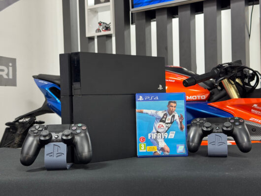 PlayStation 4 Fat 500GB Çift Kol + Fifa 19 Oyun CD’si (İKİNCİ EL) - Görsel 2