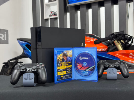 PlayStation 4 Fat 500GB Çift Kol + Fifa 19 Oyun CD’si (İKİNCİ EL) - Görsel 3