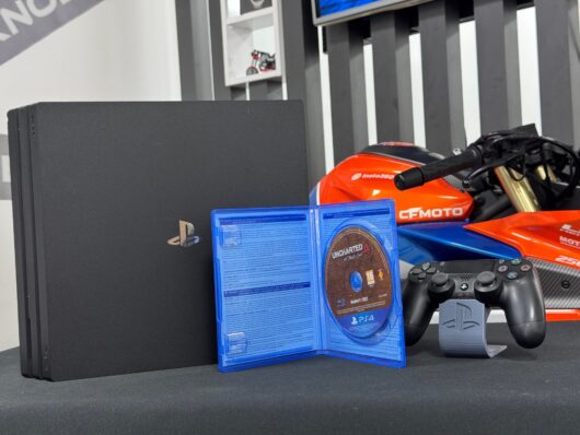 PlayStation 4 Pro 1TB Tek Kol + Uncharted 4 Oyun CD’si (İKİNCİ EL) - Görsel 3