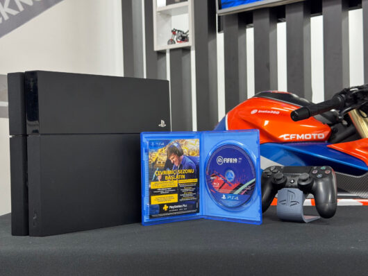 PlayStation 4 Fat 500GB Tek Kol + Fifa 19 Oyun CD’si (İKİNCİ EL) - Görsel 3