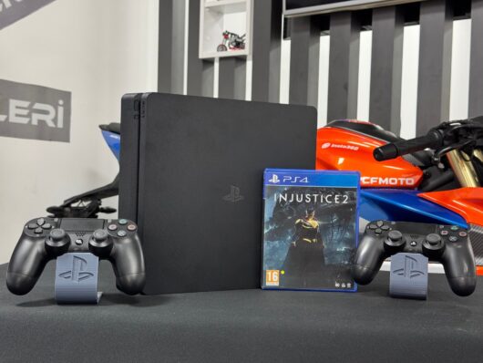PlayStation 4 Slim 500GB Çift Kol + İnjustice 2 Oyun CD’si (İKİNCİ EL) - Görsel 2
