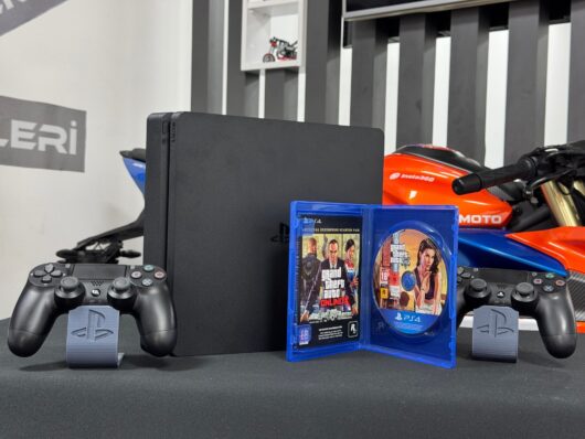 PlayStation 4 Slim 500GB Çift Kol + Grand Theft Auto 5 (GTA 5) Oyun CD’si (İKİNCİ EL) - Görsel 3