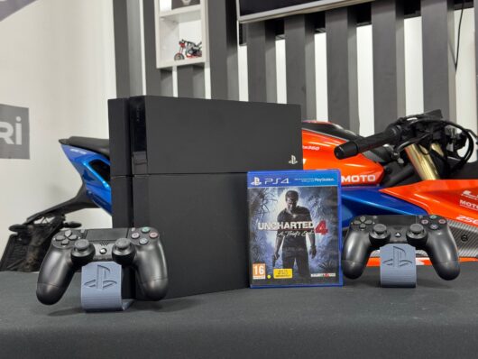 PlayStation 4 Fat 500GB Çift Kol + Uncharted 4 Oyun CD’si (İKİNCİ EL) - Görsel 2