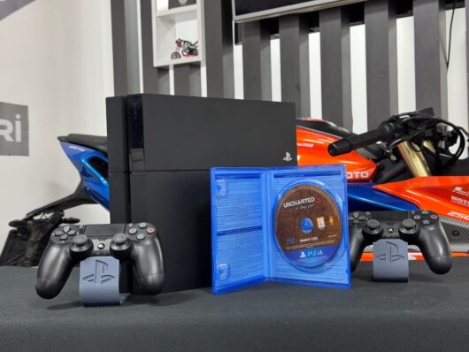PlayStation 4 Fat 500GB Çift Kol + Uncharted 4 Oyun CD’si (İKİNCİ EL) - Görsel 3