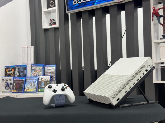 Xbox One S 1 TB Tek Kol (İKİNCİ EL) - Görsel 3