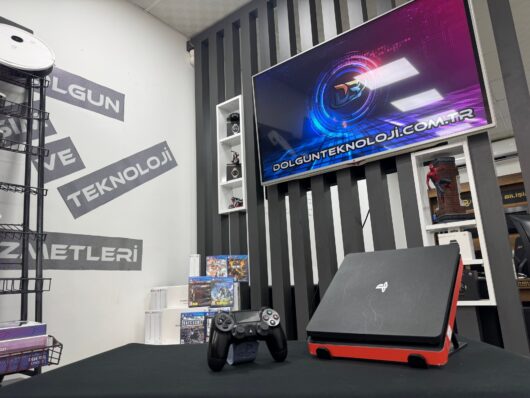 PlayStation 4 Slim 500GB Tek Kol (İKİNCİ EL)