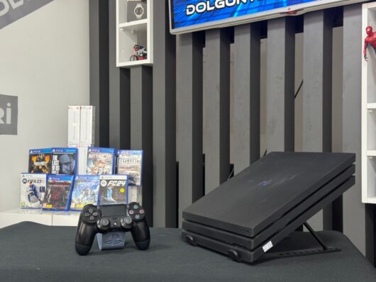 PlayStation 4 Pro 1TB Tek Kol Kırılabilir Sürüm(İKİNCİ EL) - Görsel 2