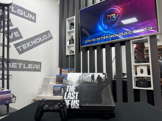 PlayStation 4 Fat 500GB Tek Kol The Last of Us Kaplama (İKİNCİ EL)
