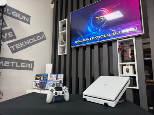 PlayStation 4 Slim Beyaz 500GB Tek Kol (İKİNCİ EL)