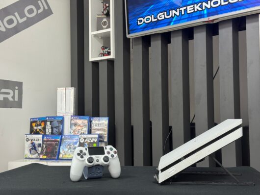 PlayStation 4 Slim Beyaz 500GB Tek Kol (İKİNCİ EL) - Görsel 3