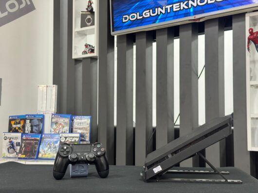 PlayStation 4 Slim 500GB Tek Kol CD (İKİNCİ EL) - Görsel 3