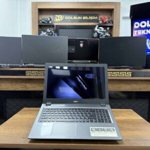Acer Aspire V3-575G-792U Intel Core i7 6500U 8GB 240GB SSD 940M 15.6" HD NX.G5FEY.001 (İKİNCİ EL)